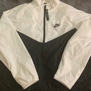 Nike wind breaker size large brand new
